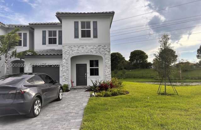 4616 NW 120th Way