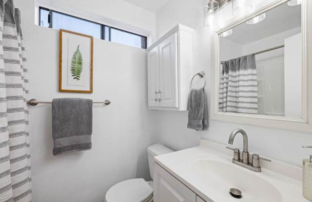 460 Golden Ave Apt 209