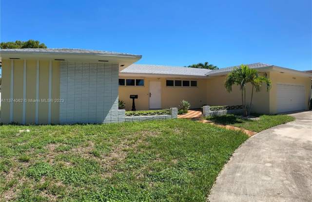 13245 Coronado Dr