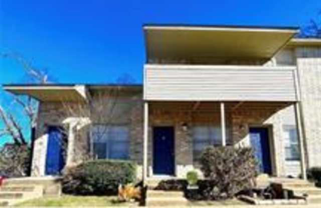 926 Spring Loop, Unit C