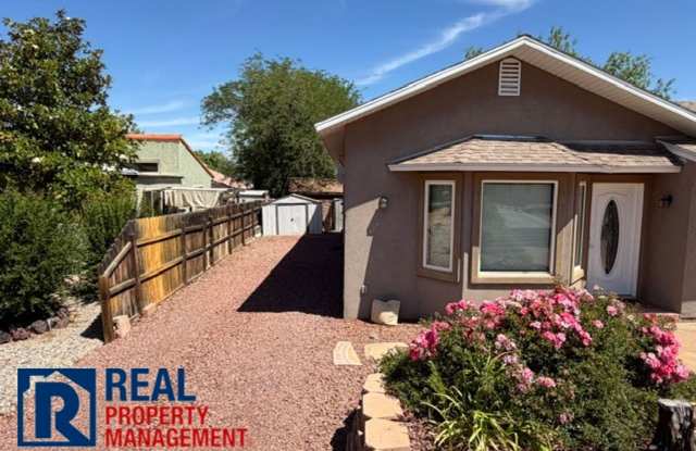 Luxury One-Bedroom Casita