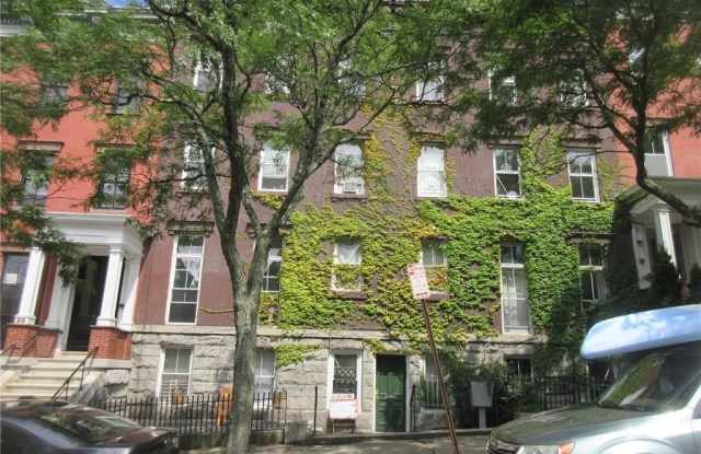 Photo of 100 Bowen Street unit: 3 W