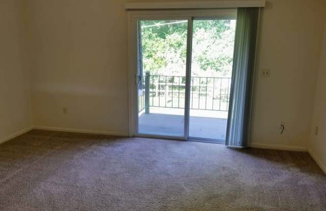 Wonderful 1BD in Great Downtown Zelienople Location! Call Today