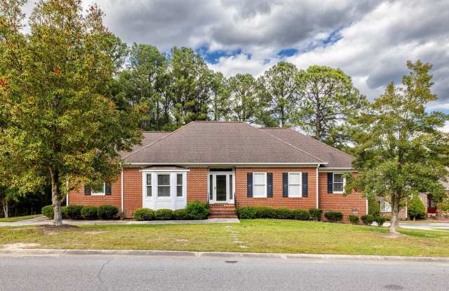 Beautiful Kings Grant Home! - 6212 Burnside Place, Fayetteville, NC 28311