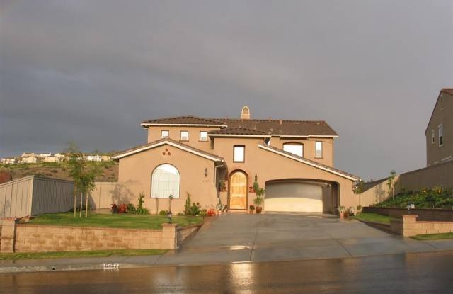 6452 Paseo Cerro