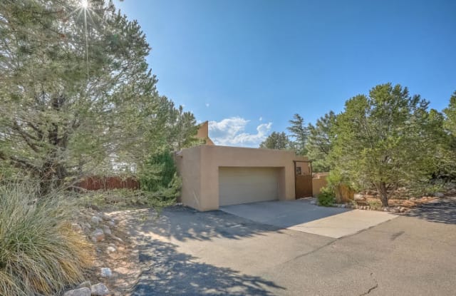 1064 Red Oaks Loop NE - 1064 Red Oaks Loop Northeast, Sandia Heights, NM 87122