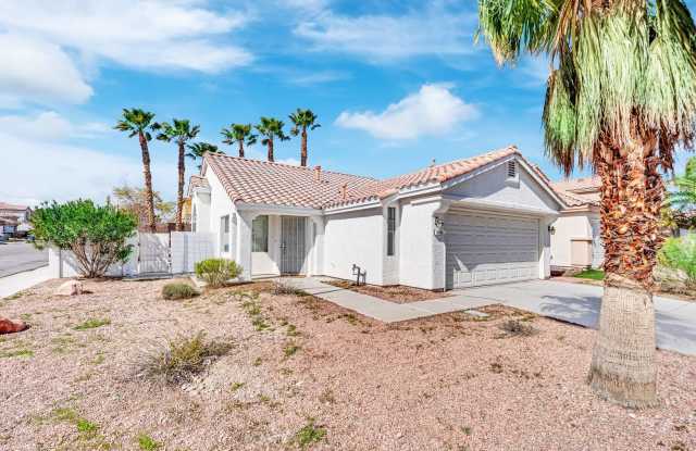 Single story with a POOL in Spring Valley!!! - 3589 Winter Scene Court, Spring Valley, NV 89147