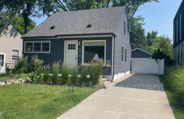3403 Chester Rd