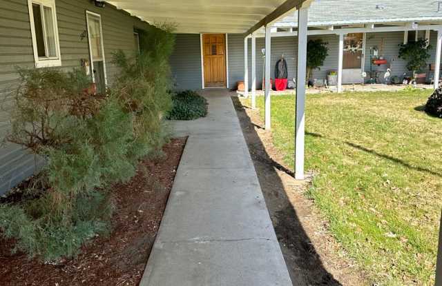 Hard to find 2 bdrm, 1.5 bath unit with water, sewer, and garbage. Onsite laundry and A/C!