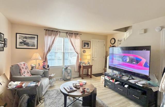 Photo of 305 Lake St. - 19