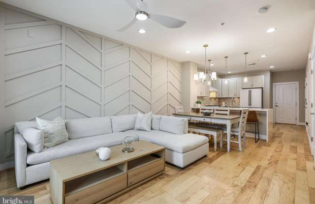 2205 RICHMOND Highway unit: 101