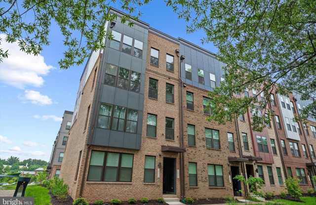 Photo of 14256 NEWBROOK Drive unit: 30