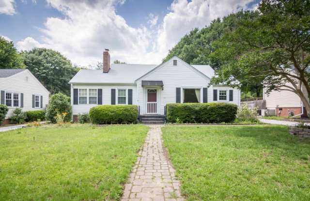 Gorgeous 3 Bedroom 2 Bath in Popular Parkins Mill Subdivision! - 206 Vintage Avenue, Greenville, SC 29607