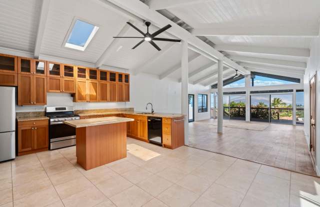 Photo of MASSIVE UNOBSTRUCTED OCEAN VIEWS – Maui Meadows 2-Bed Home with Pool Access