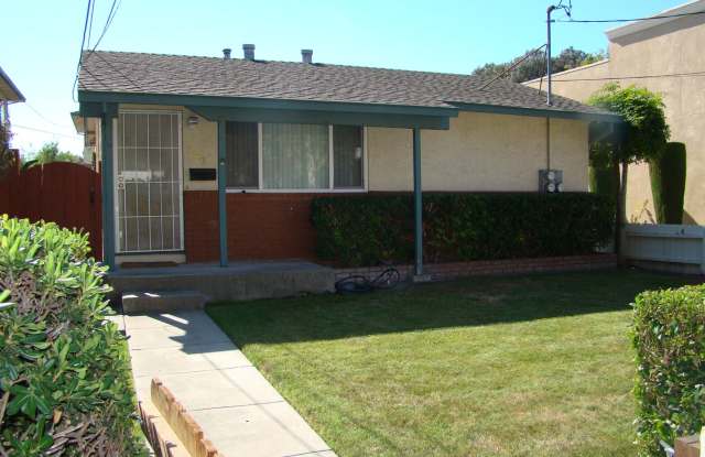 Single family 2 bedroom 1 bath, washer/dryer in unit