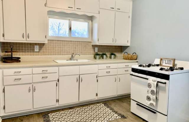 106 N Michigan St APT 4