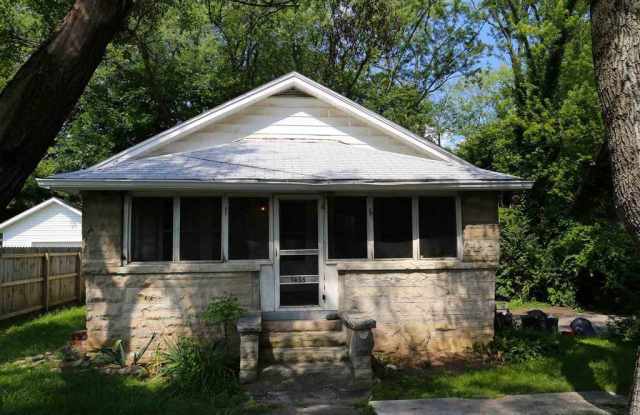 2 bedroom, 1 bath Home - MUST SEE!