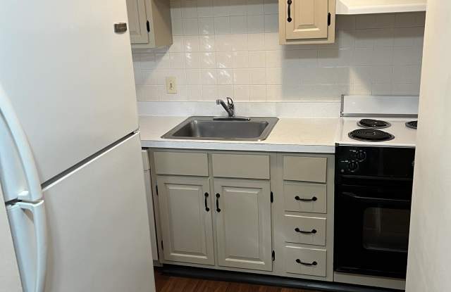 Photo of 5480 Shawnee Circle - 3