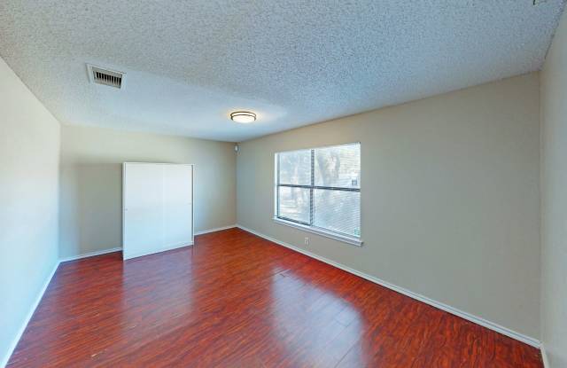 8063 Teaberry DriveBEDROOM 1B - 679504https://livehomeroom.com/8827