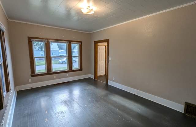 1924 Olive St - Cedar Falls
