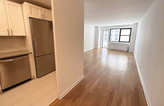 305 East 86th St - 305 East 86th Street, New York City, NY 10028