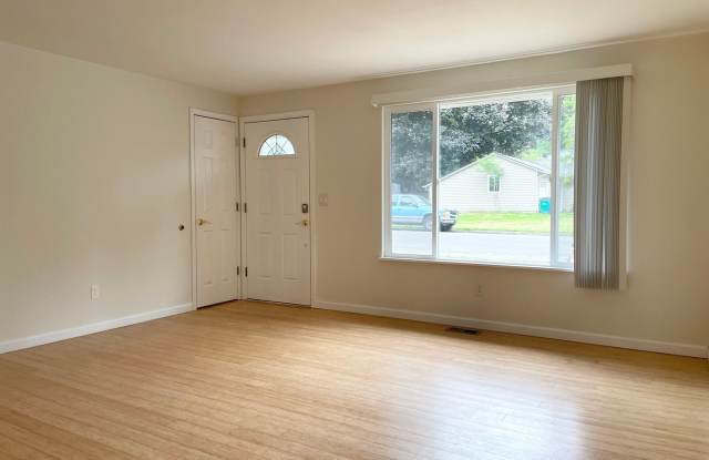 Remodeled 3+1 Bed 2 Bath Rambler in Juanita