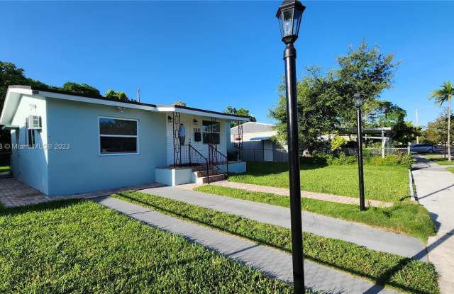 5571 SW 5th Ter