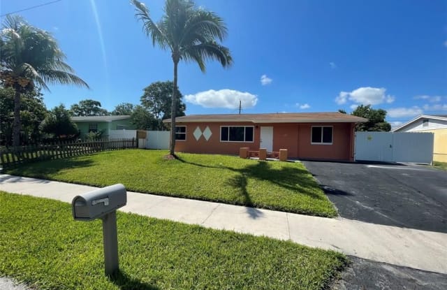 2108 SW 12th Ct - 2108 Southwest 12th Court, Delray Beach, FL 33445