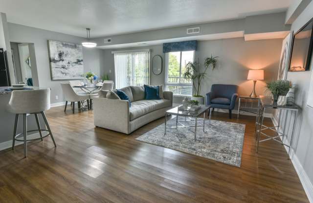 Photo of Verona at Naylor Metro