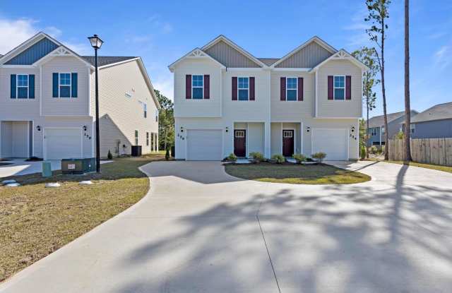 Townhome for Rent with Covered Patio!