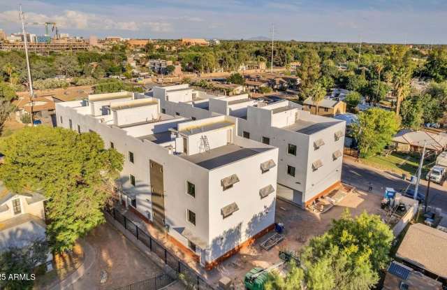 Photo of 840 S FARMER Avenue