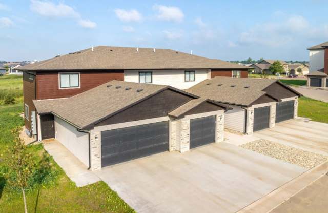 Grand Prairie Apartments & Townhomes