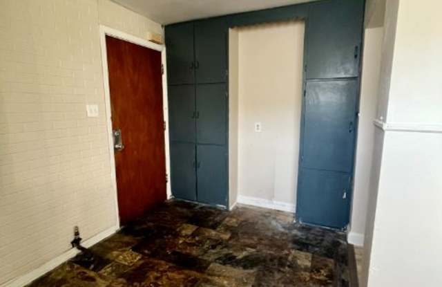 4727 North Hopkins Street - A