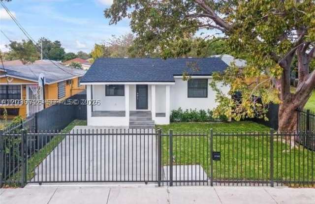 1739 NW 67th St