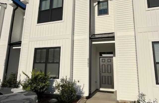 8292 Paramount Point