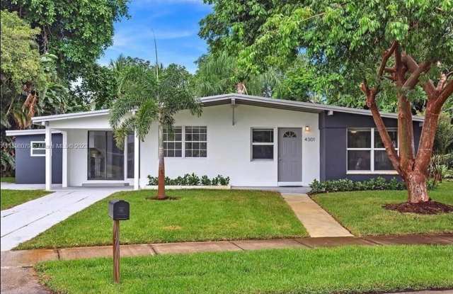 4301 NE 15th Ter