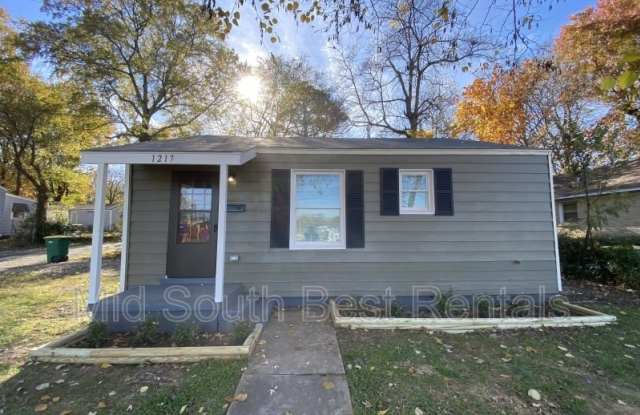 1217 Park Dr
