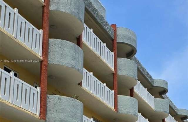 7900 Tatum Waterway Dr