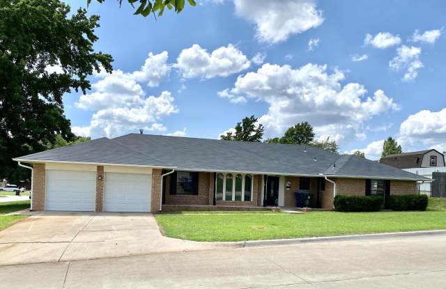 709 Glenmanor Drive - 709 Glenmanor Drive, Midwest City, OK 73110