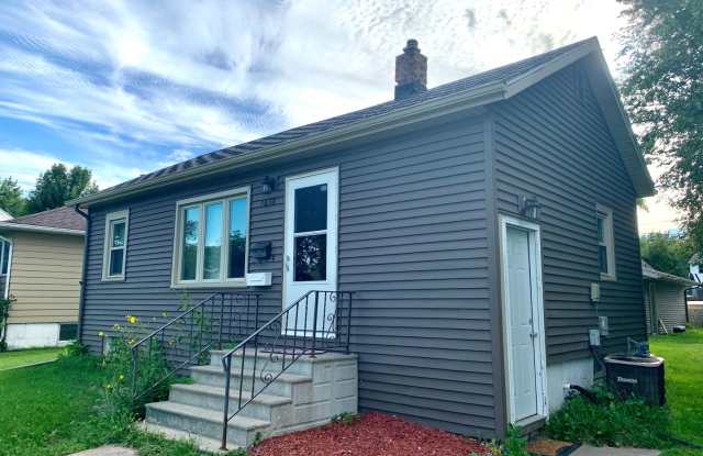 Photo of 3+ Bed, 2 Bath Home Near NDSU!!