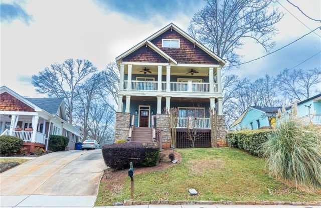 2288 Oakview Road NE