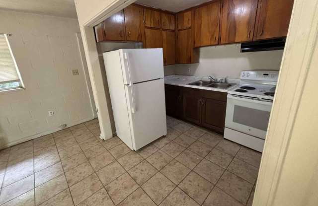246 SE CAMP APT 103