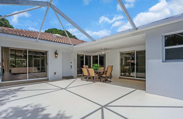 7904 Chapman Oak Court