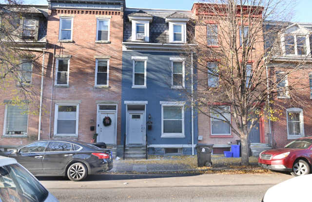 Beautiful 3 Bedroom on Green