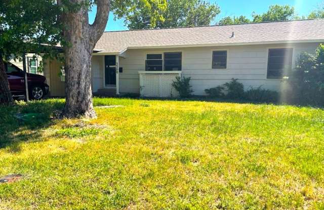 Introducing a charming 4-bedroom, 1-bathroom home nestled in the heart of Midwest City