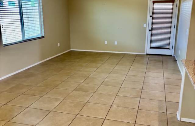 1147 East Empire Canyon