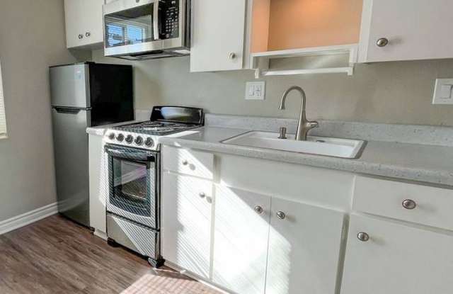 1714 Grismer Avenue - 4
