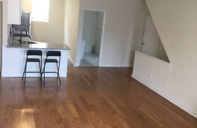 1836 W Passyunk Ave