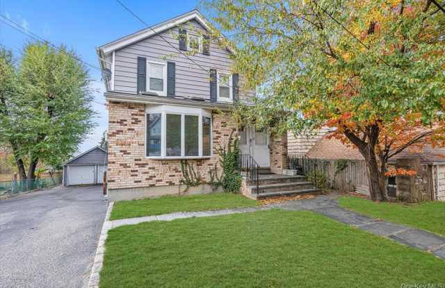 8 Jackson St