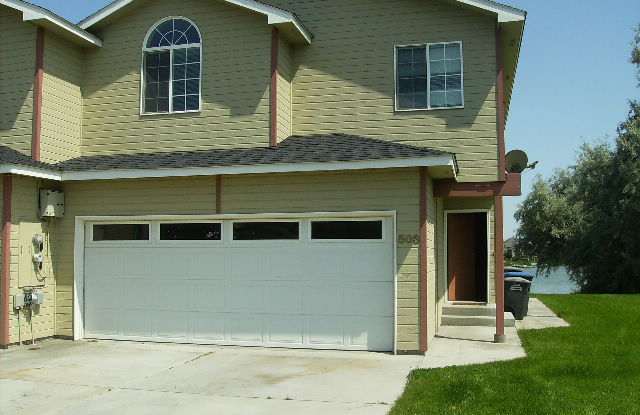 Waterfront Duplex for Rent!!